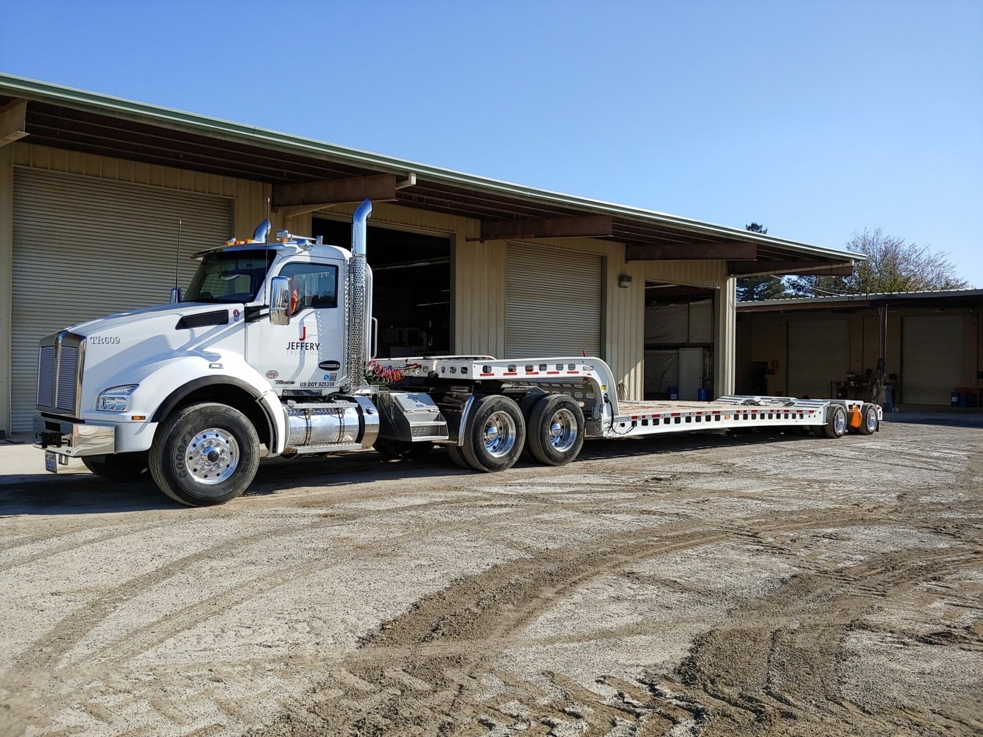 Kenworth 3 Axle with Murray Lowbed